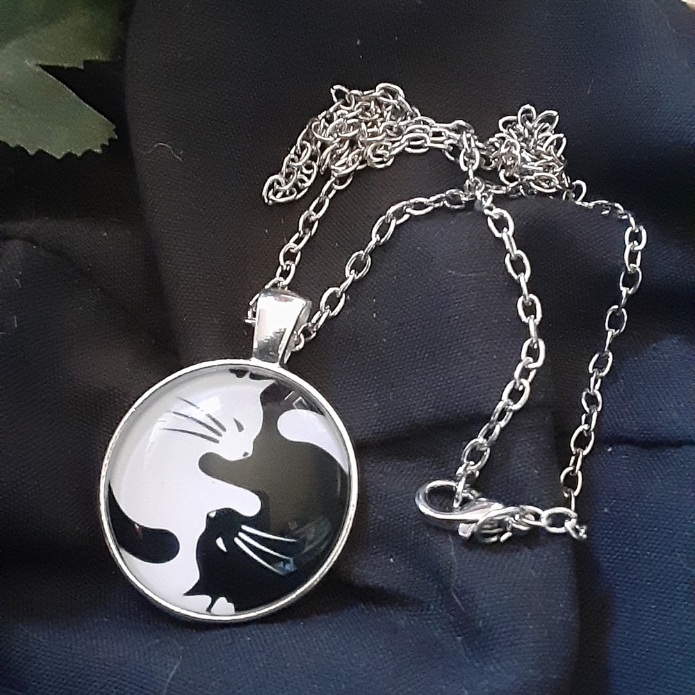Cabachon Glass Necklace YingYang Cats🐈🐈🐈🐈